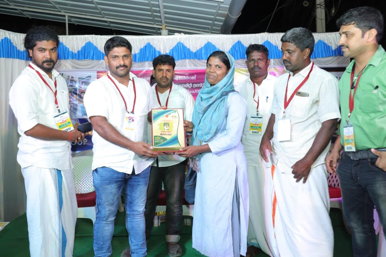 സ്നേഹത്തിന്റെ നിമിഷങ്ങൾ
